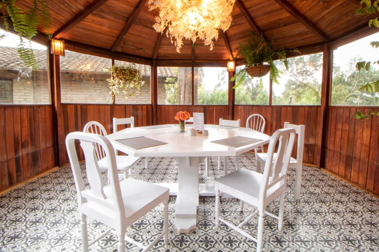 Hosteria Papagayo Cotopaxi Machachi Extérieur photo